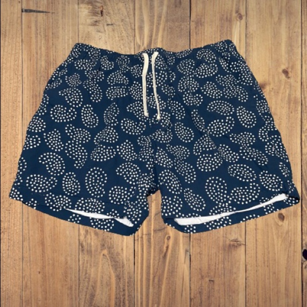 Men’s J. Crew Re-Imagined blue shorts size large
